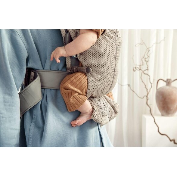 "BabyBjorn Baby Carrier Mini Cotton" - maža naujagimio nešioklė | Grey Beige 22