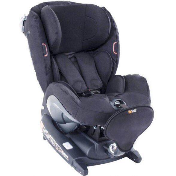 "BeSafe iZi Combi X4 Isofix" automobilinė kėdutė 0-18kg | 64 Black Cab